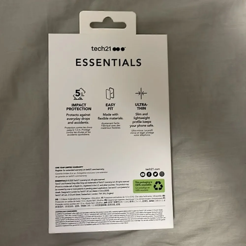 Tech21 Essentials for iPhone 12 / 12 pro Black